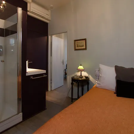 Au Coeur De Bed and breakfast Burdeos