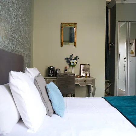 Au Coeur De Bed & Breakfast 3*